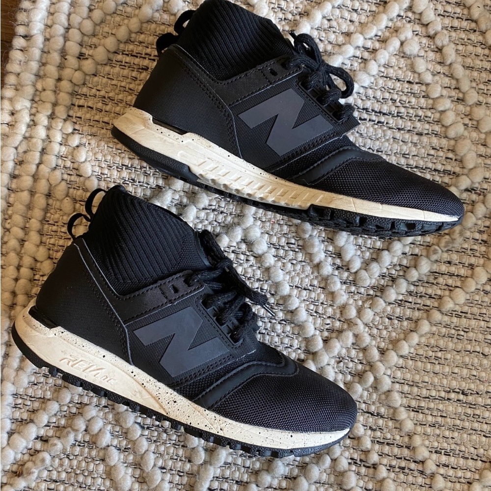 New Balance mens 7.5‎